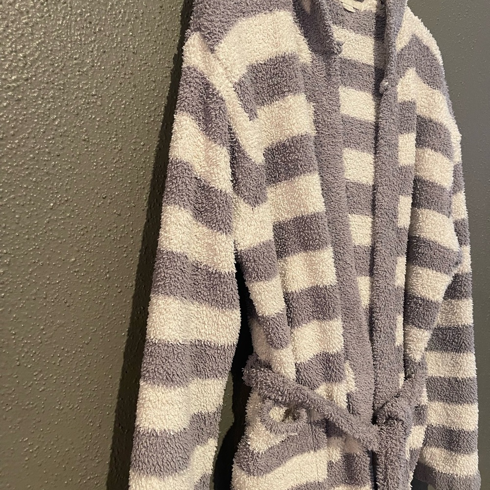 Barefoot Dreams Cozy Chic® Stripe Hooded Robe - Picture 9 of 11
